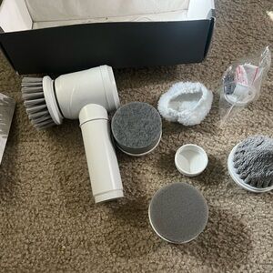 Electric cleaning brush